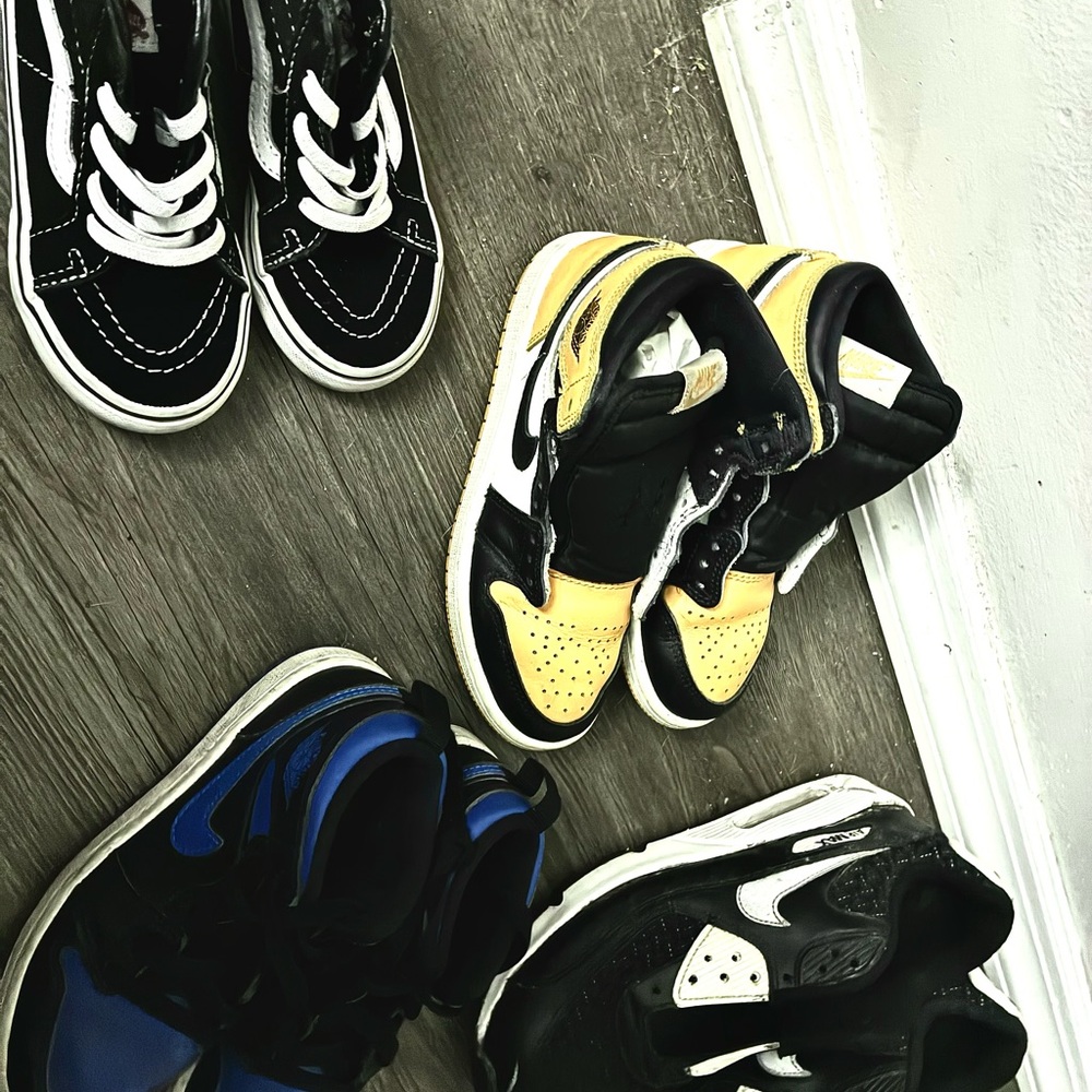 Nike Black and White Sneakers Classic Style
